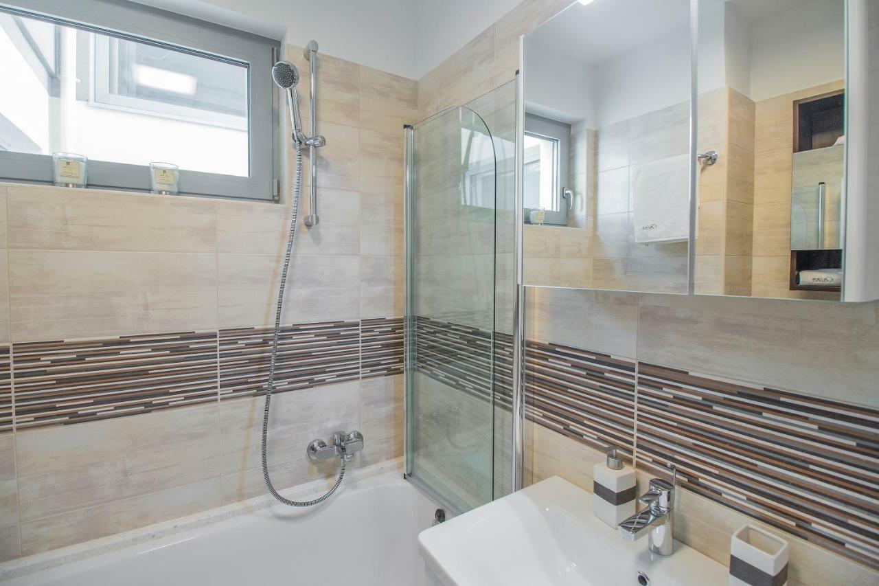 Caisa- Luxury Apartment 20 M From The Sea Zara Esterno foto