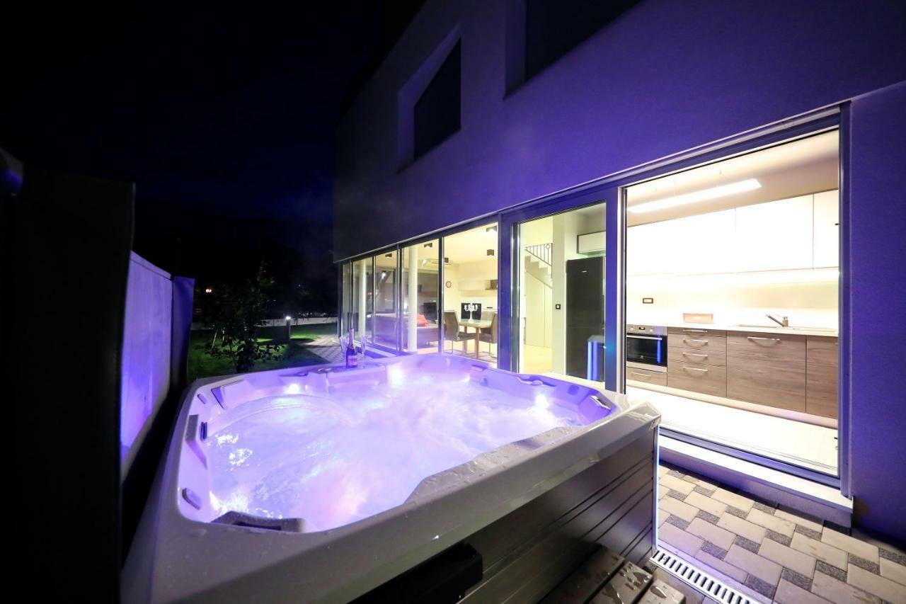 Caisa- Luxury Apartment 20 M From The Sea Zara Esterno foto